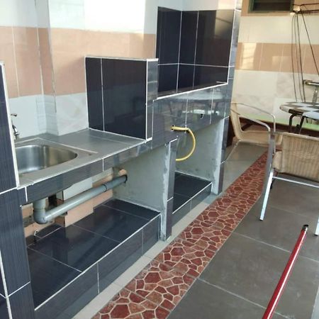 Oyo 90972 Jj Homestay Miri Buitenkant foto