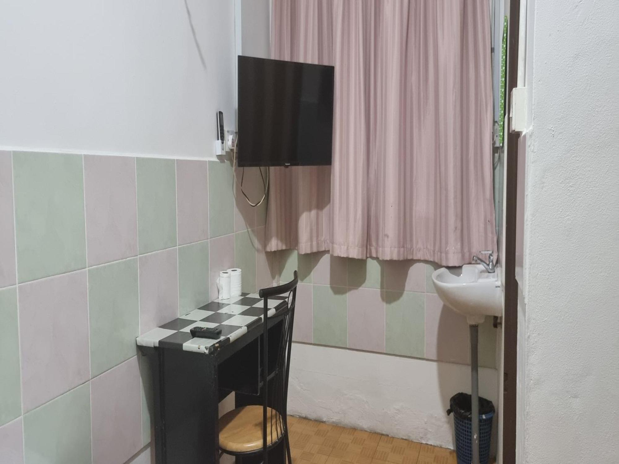 Oyo 90972 Jj Homestay Miri Buitenkant foto