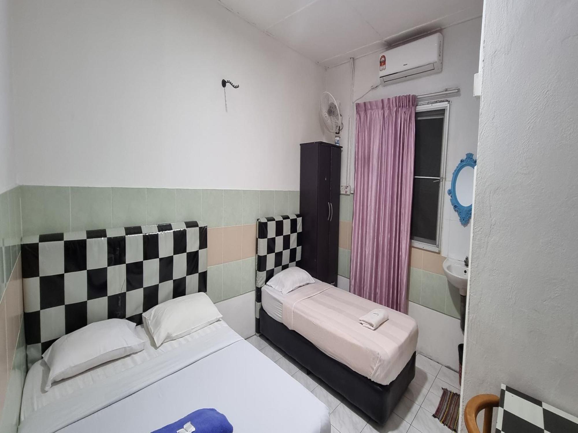Oyo 90972 Jj Homestay Miri Buitenkant foto
