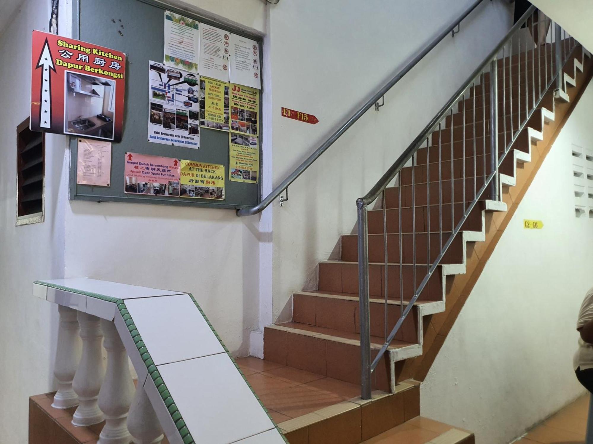 Oyo 90972 Jj Homestay Miri Buitenkant foto