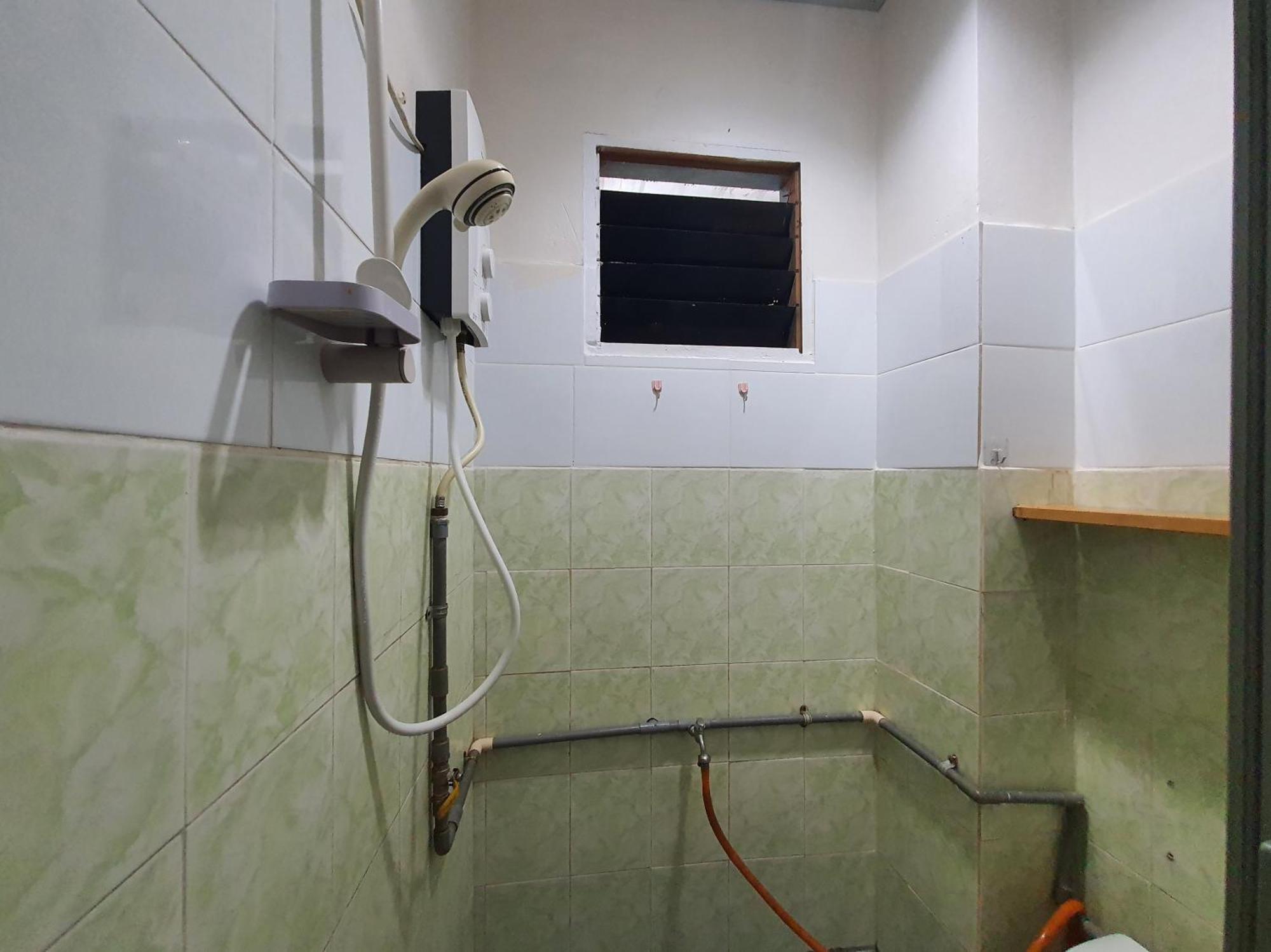 Oyo 90972 Jj Homestay Miri Buitenkant foto