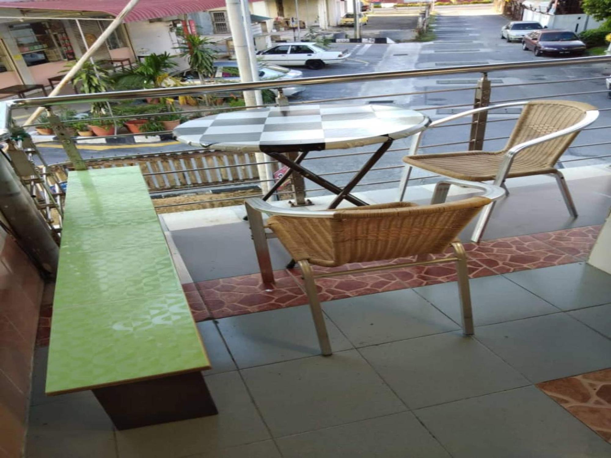 Oyo 90972 Jj Homestay Miri Buitenkant foto