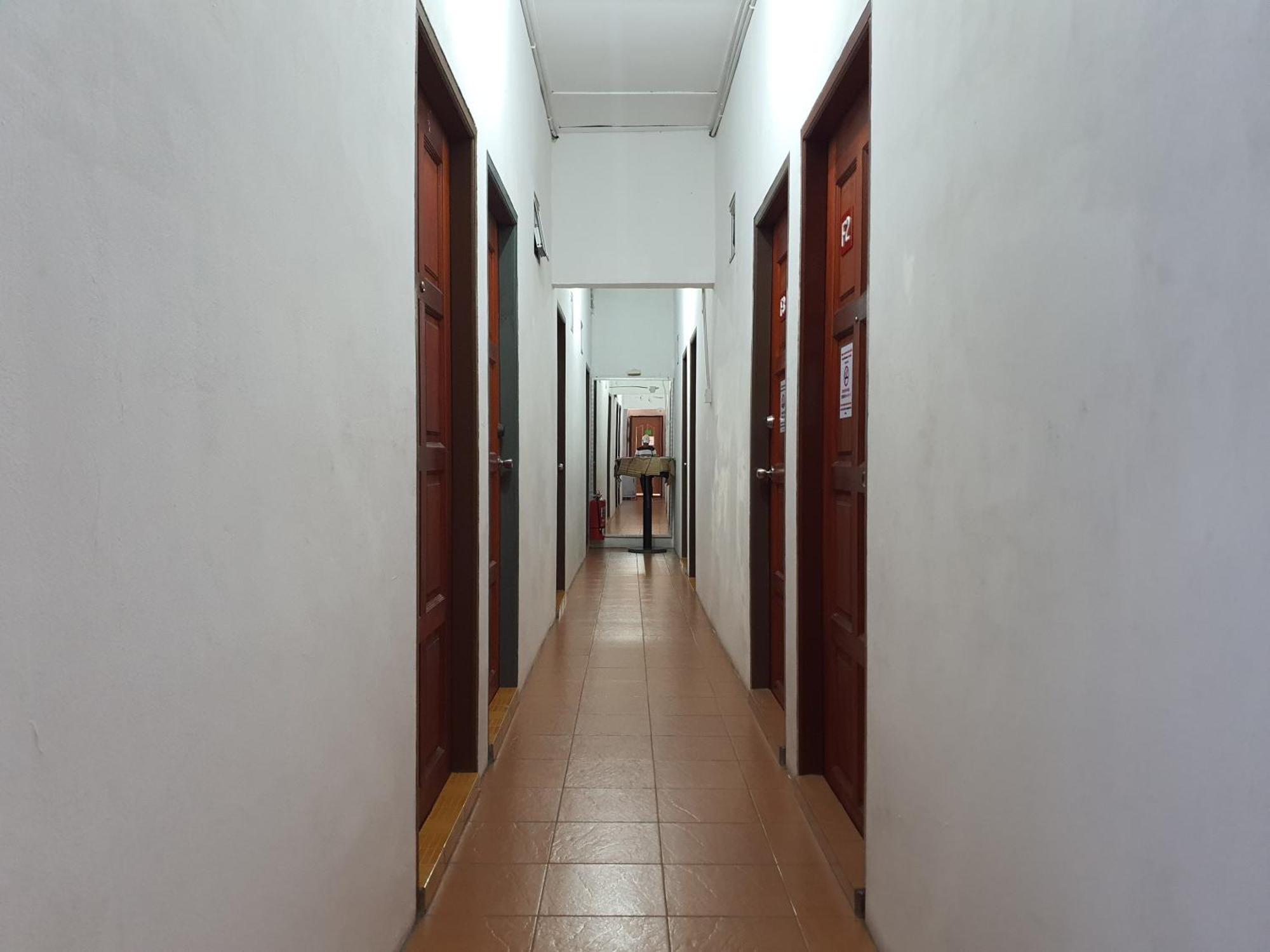 Oyo 90972 Jj Homestay Miri Buitenkant foto