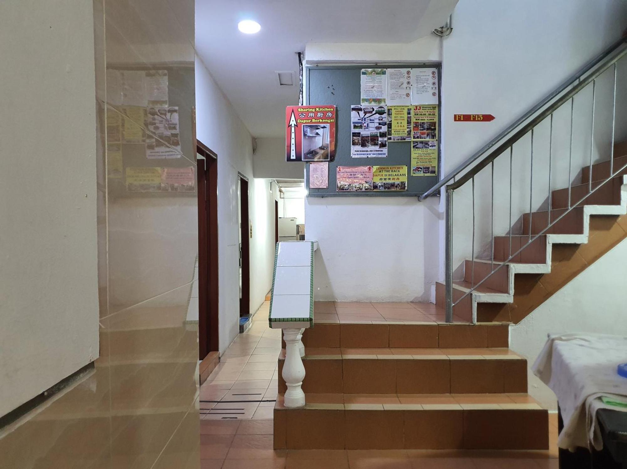Oyo 90972 Jj Homestay Miri Buitenkant foto