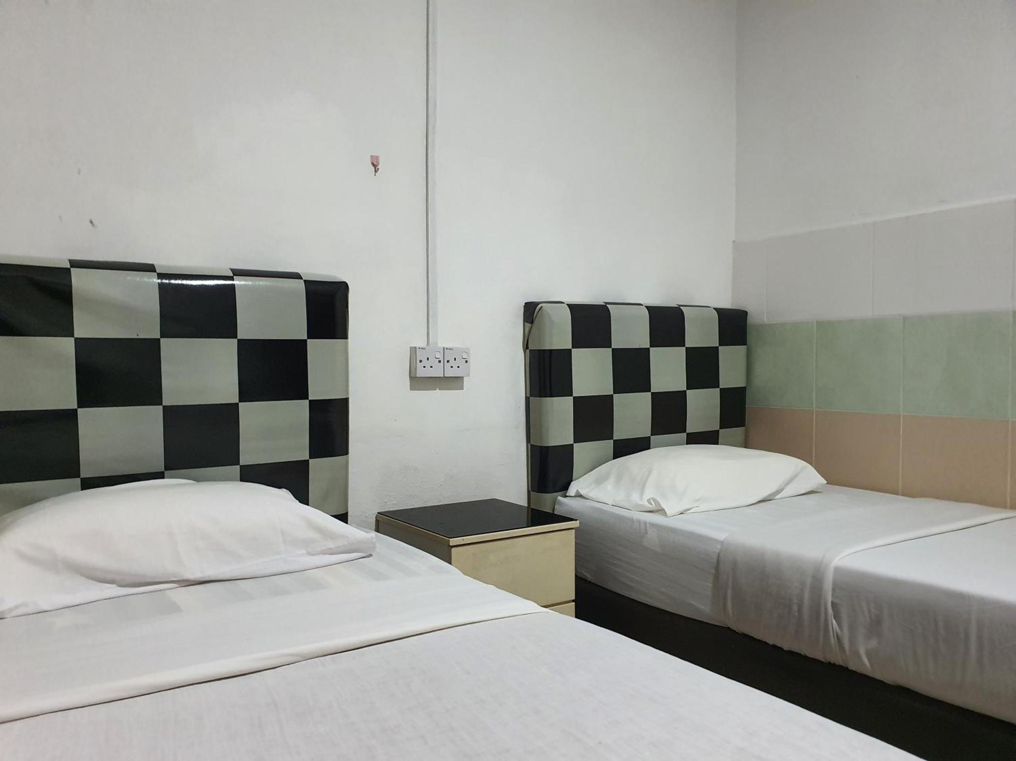 Oyo 90972 Jj Homestay Miri Buitenkant foto