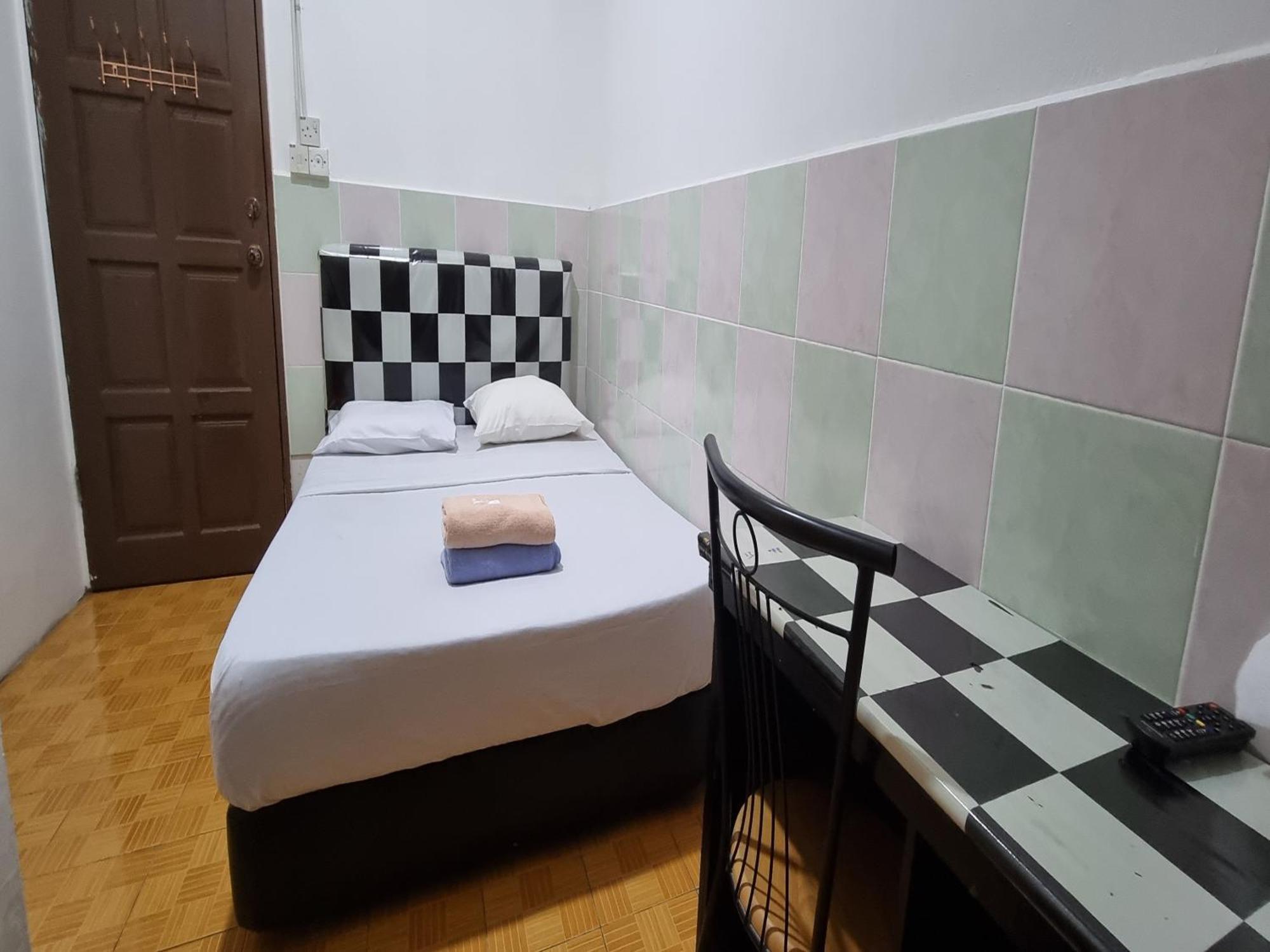 Oyo 90972 Jj Homestay Miri Buitenkant foto