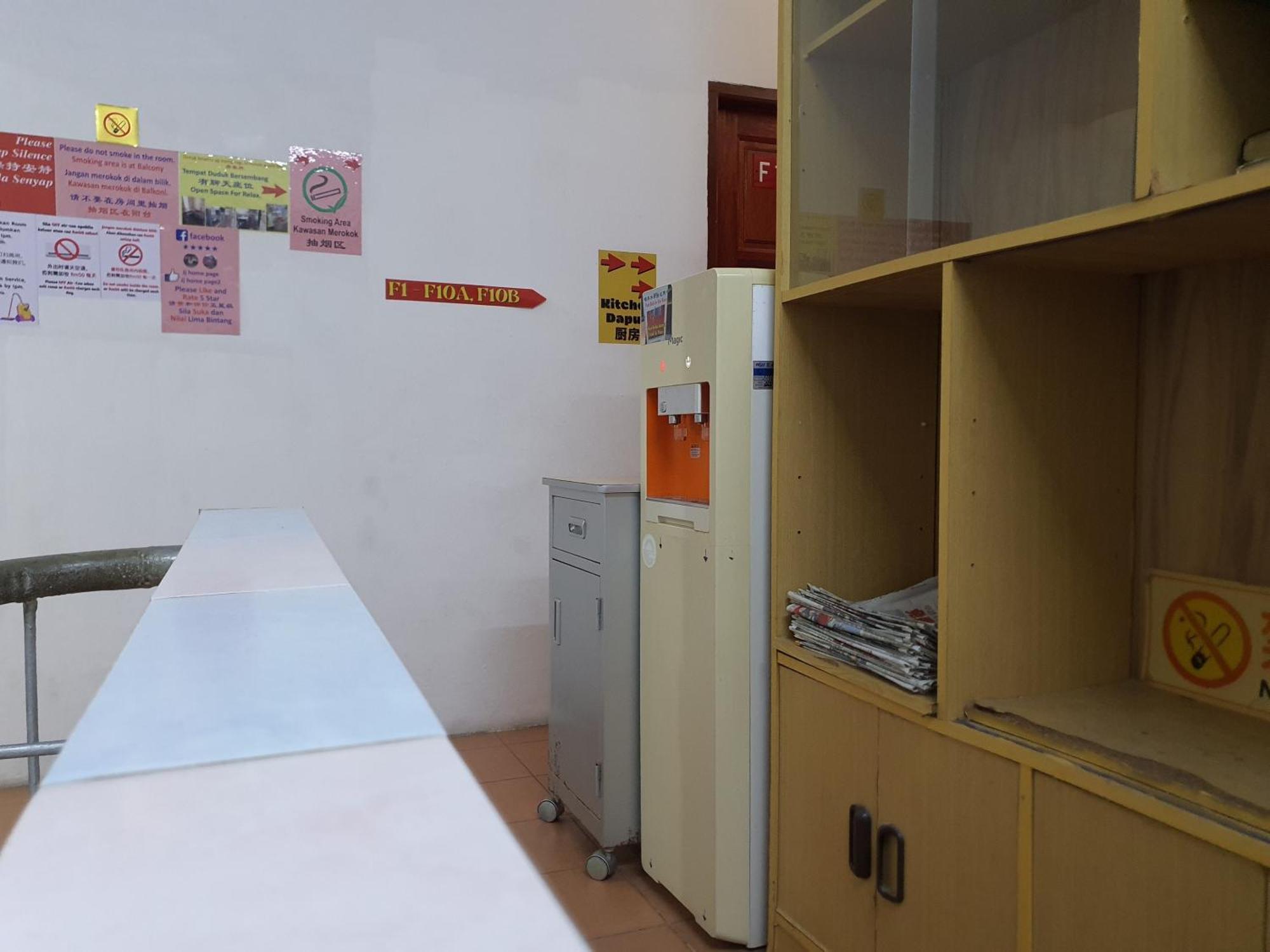 Oyo 90972 Jj Homestay Miri Buitenkant foto