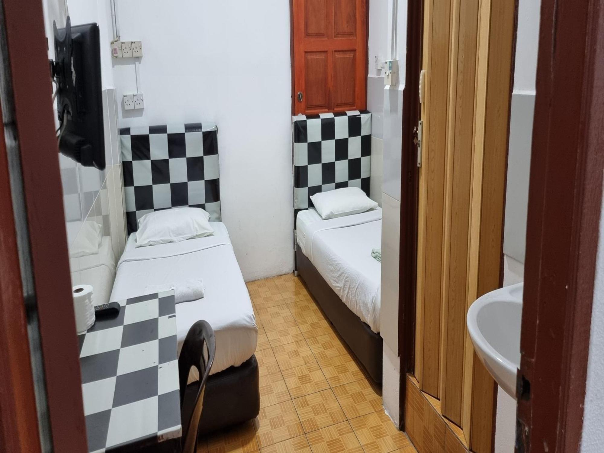 Oyo 90972 Jj Homestay Miri Buitenkant foto
