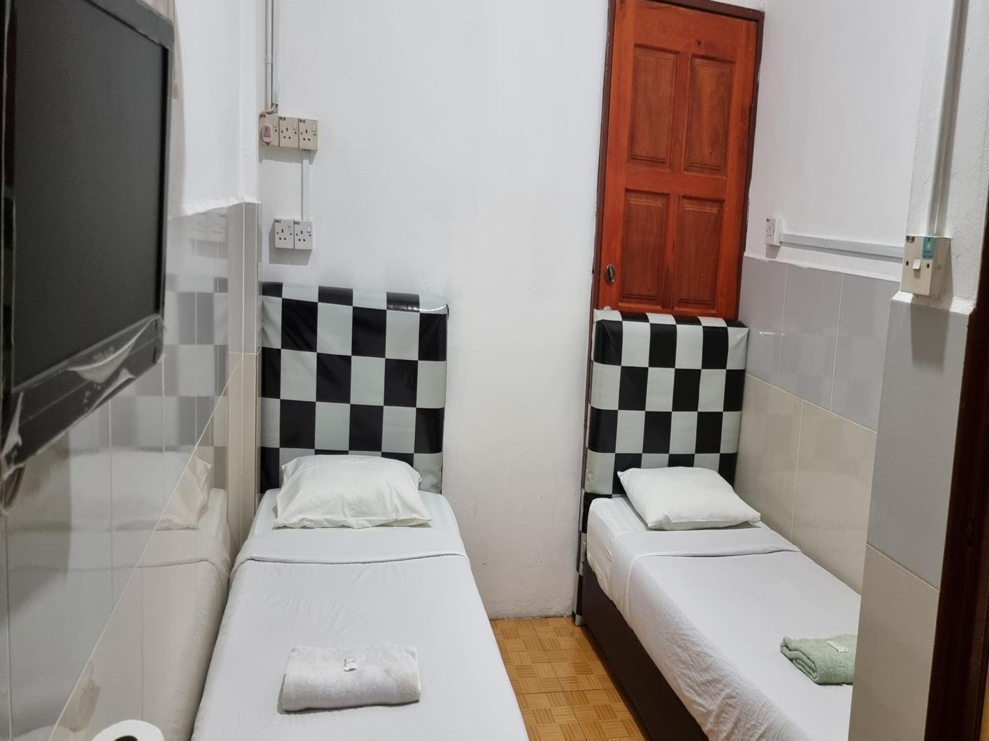 Oyo 90972 Jj Homestay Miri Buitenkant foto